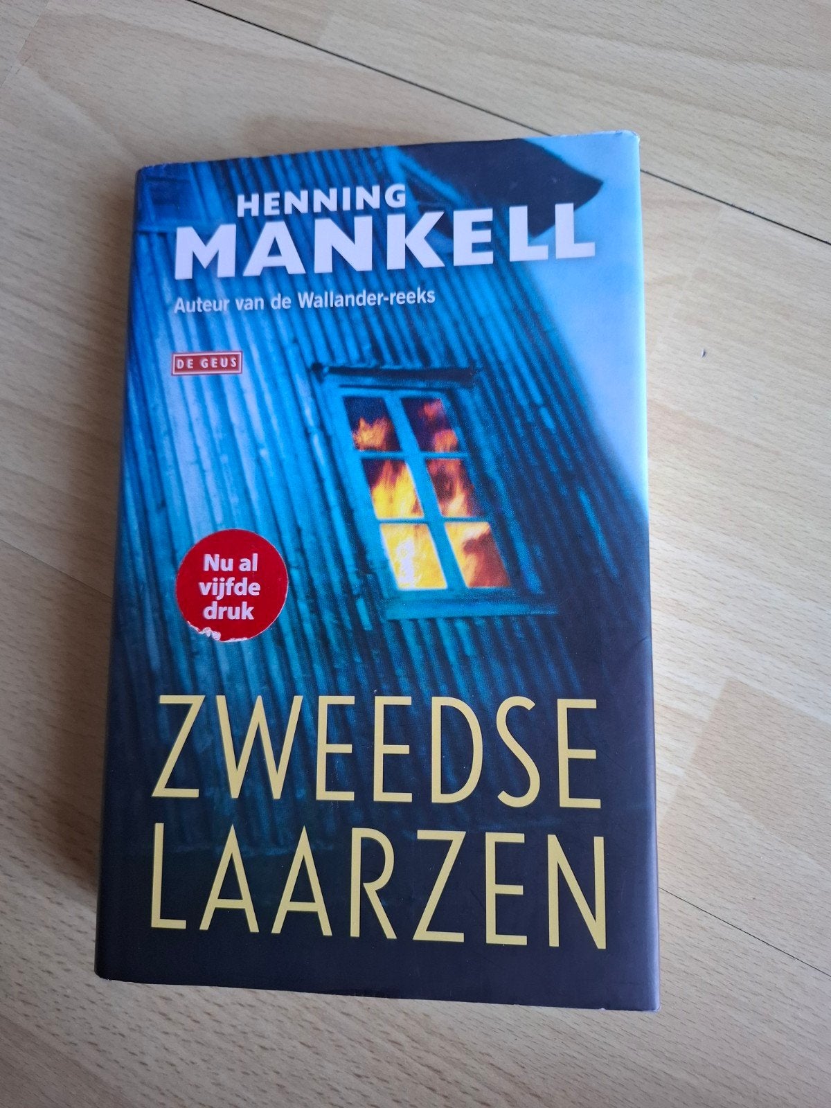 Henning Mankell Zweedse laarzen, Ophalen of Verzenden, Zo goed als nieuw