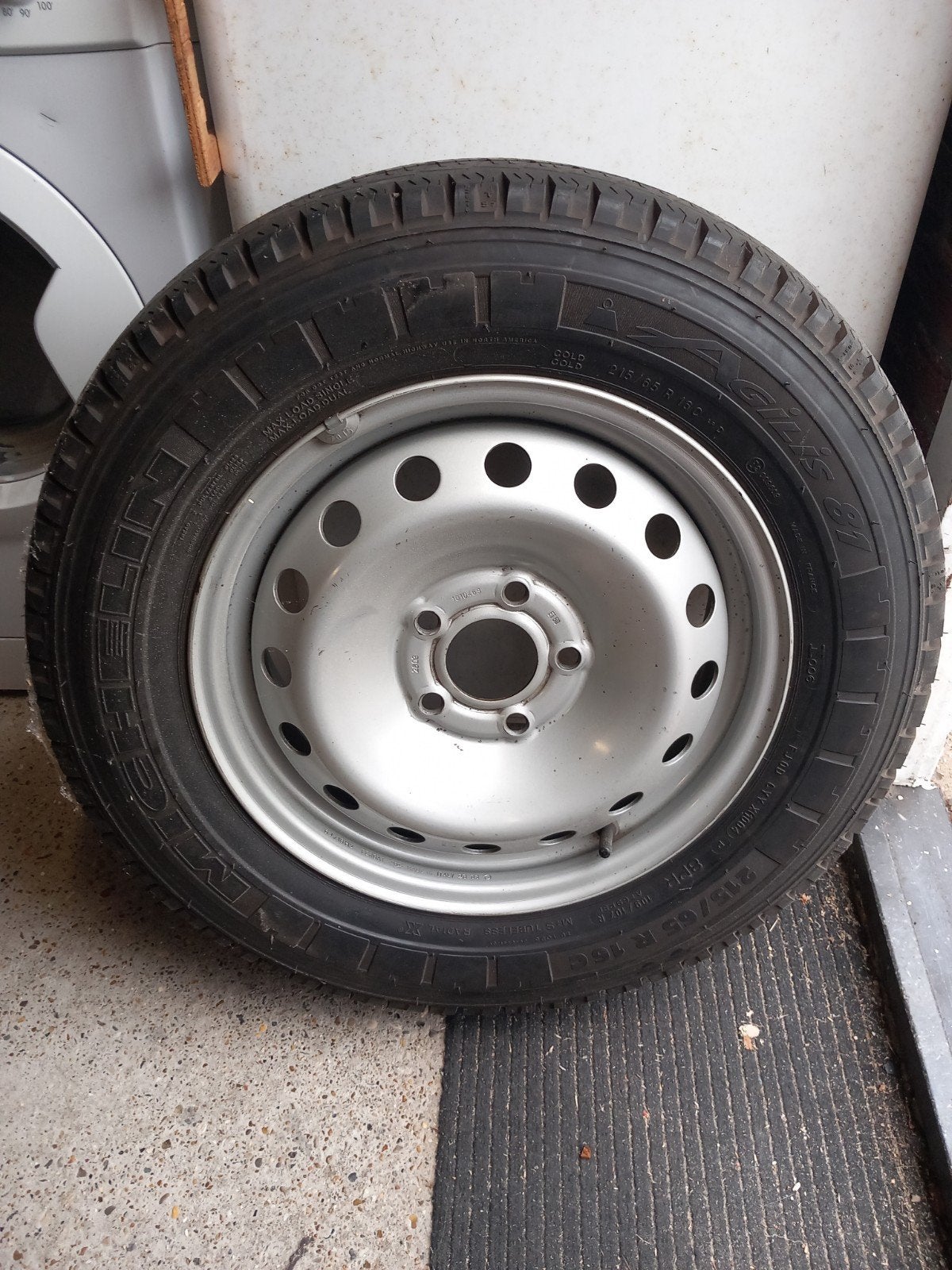 stalen velg met band steekmaat 5x118 - 16 inch - 215/65 R16C, Auto-onderdelen, 16 inch, Banden en Velgen, Ophalen of Verzenden