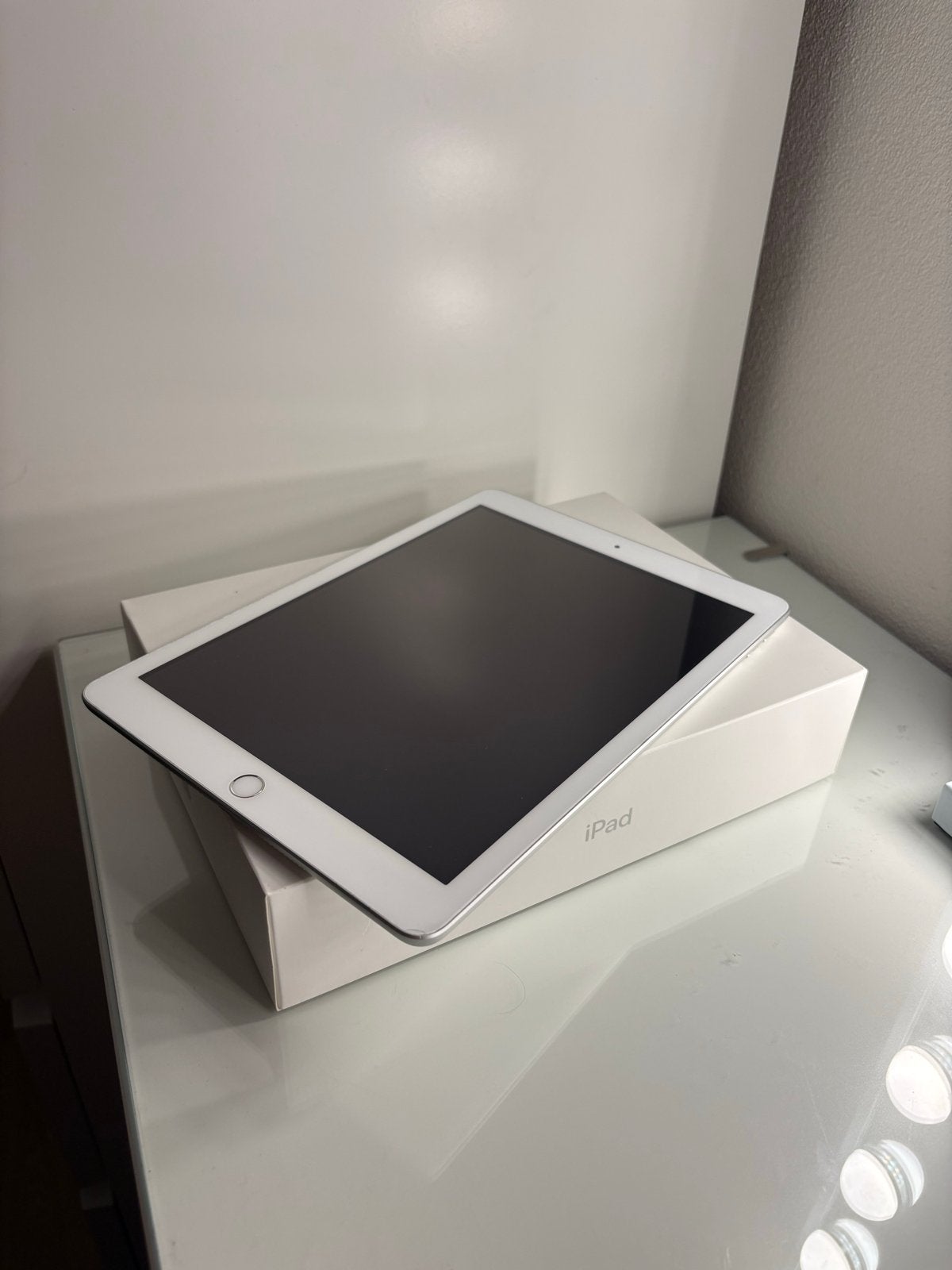 Apple iPad 5e generatie 128GB – Zilver – met originele doos, Computers en Software, Gebruikt, Apple iPad, 128 GB, Wi-Fi