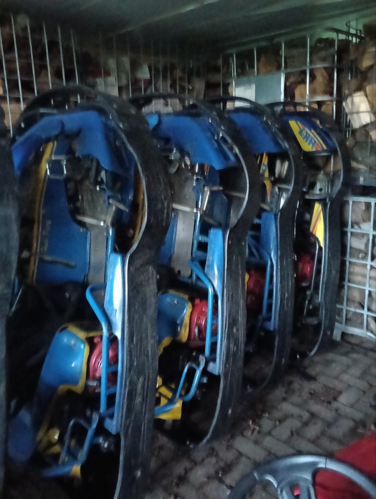 5 karts zonder banden, loopend weggezet, Ophalen of Verzenden, Gebruikt, Kart