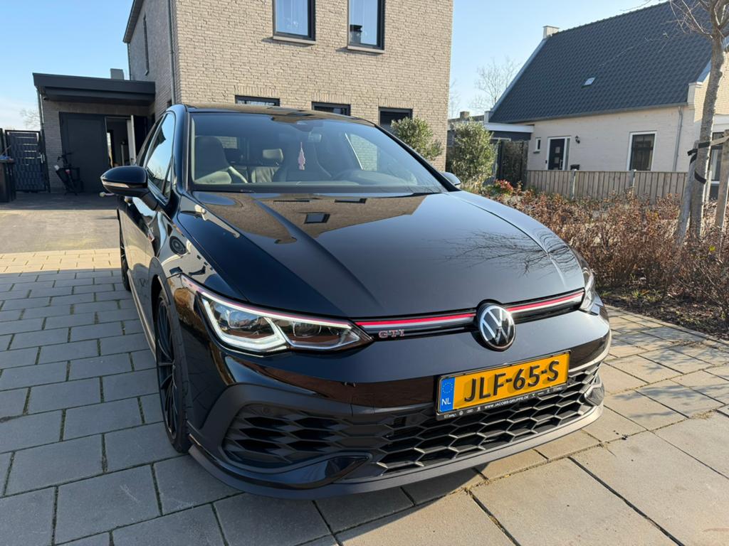 Volkswagen Golf 8 GTI Clubsport 45 Jahre FULL AKRA PANO, 4 cilinders, 1984 cc, Zwart, 301 pk