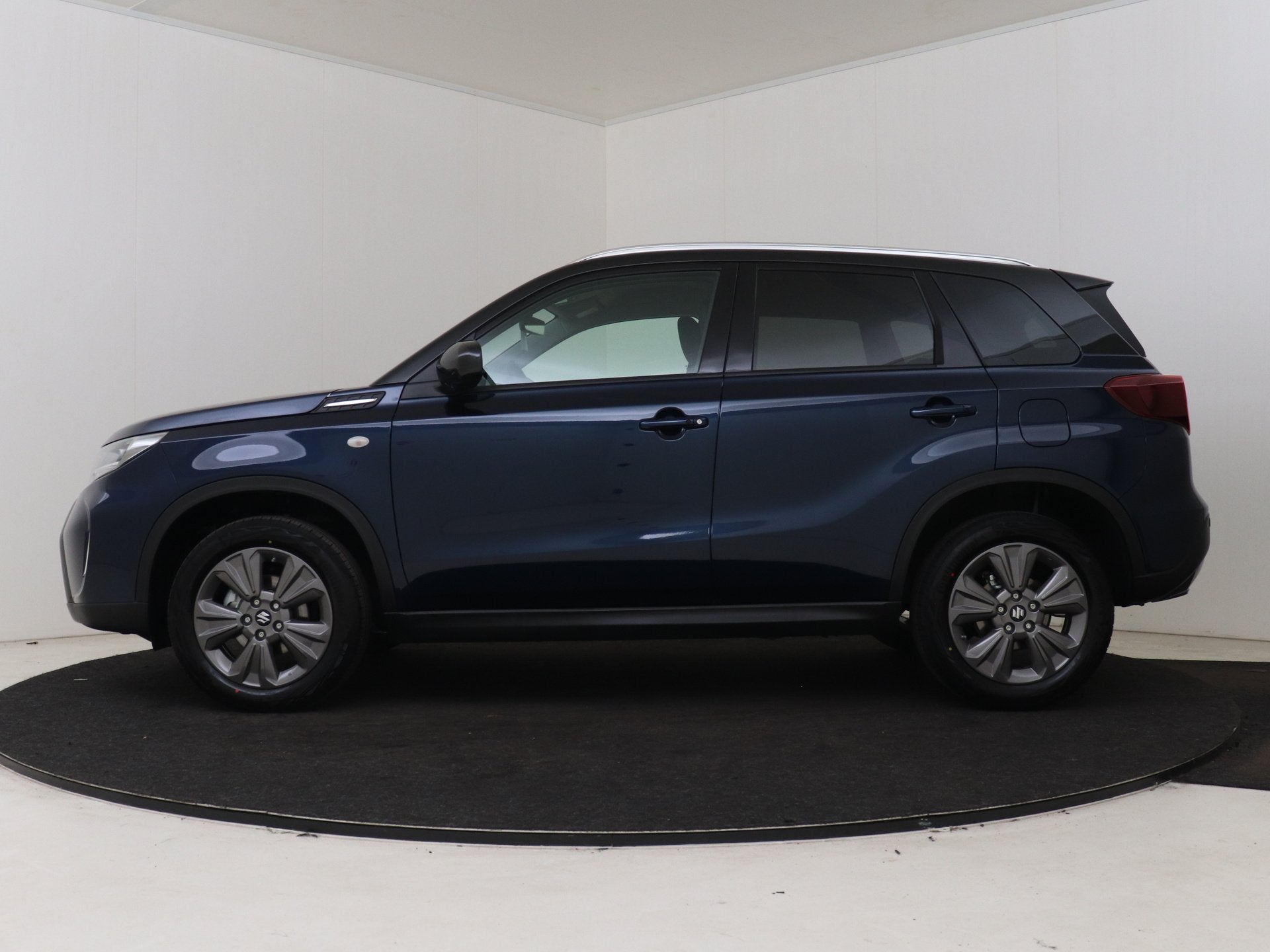 Suzuki Vitara 1.4 Boosterjet Smart Hybrid Select | 10 jaar F, Auto's, Voorwielaandrijving, 12 maanden, Stof, Zwart