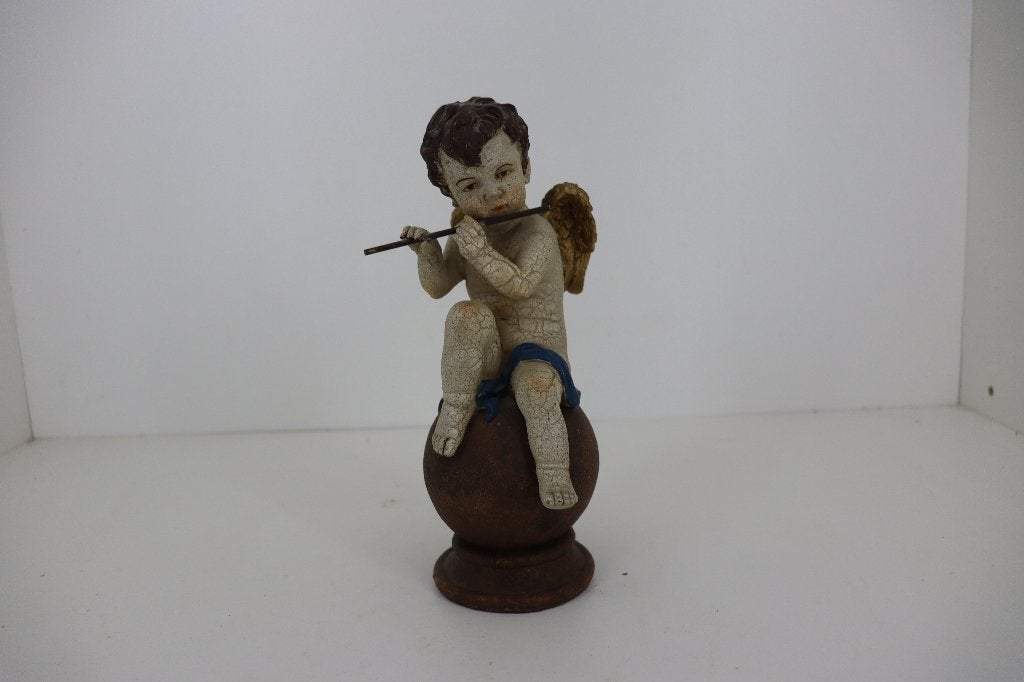 Engelenbeeldje / Putto op bol met dwarsfluit (24 cm), Verzamelen, Ophalen of Verzenden, Zo goed als nieuw, Fantasy