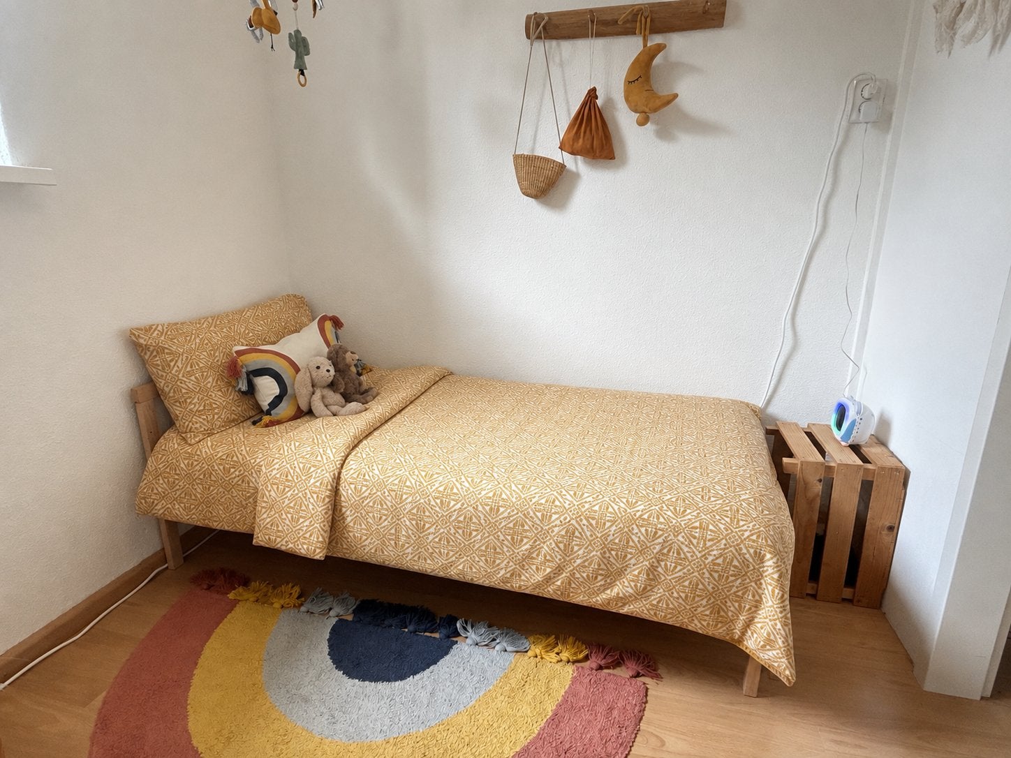 IKEA Sniglar Peuterbed Berken met Matras en Hoeslakens, Ophalen, 70 tot 85 cm, 140 tot 160 cm, Zo goed als nieuw