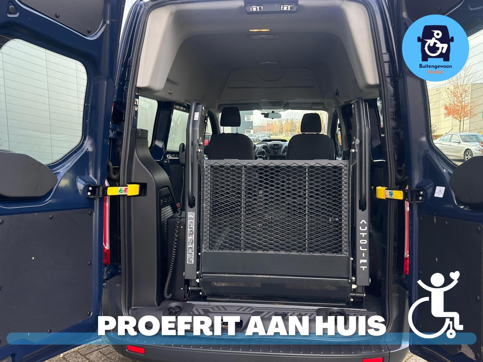 Ford Transit Custom 2.0 Rolstoelbus Rolstoelzitplaats Rolsto, Auto's, Voorwielaandrijving, 12 maanden, Stof, Zwart