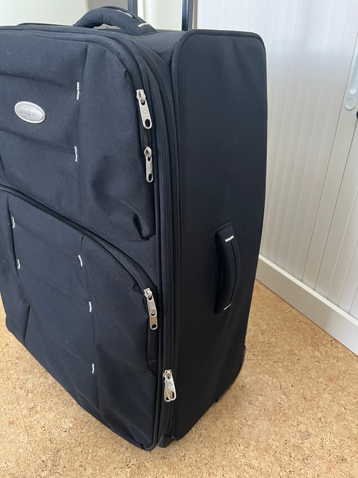 Samsonite reiskoffer met wieltjes en uitschuifbare handgreep, Ophalen, 30 cm of meer, Gebruikt, Zwart