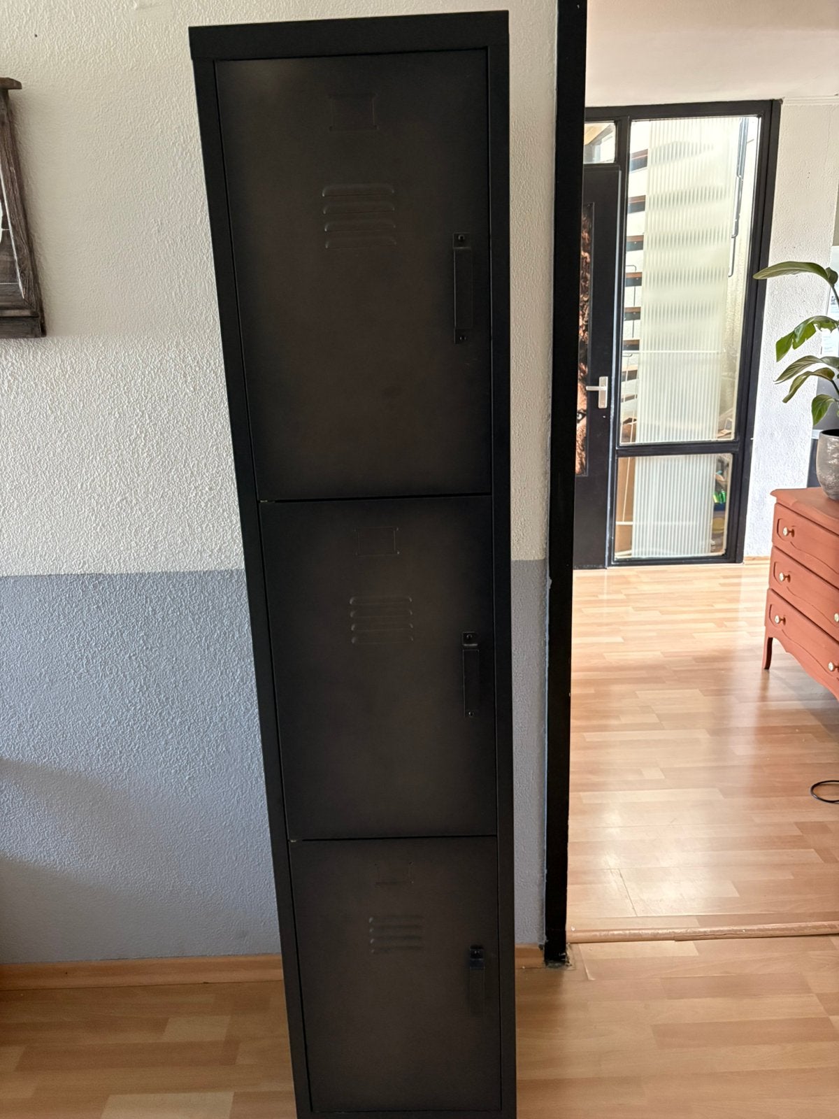 Stoere Woood metalen lockerkast 3 deurs ZGAN, Ophalen, Zo goed als nieuw