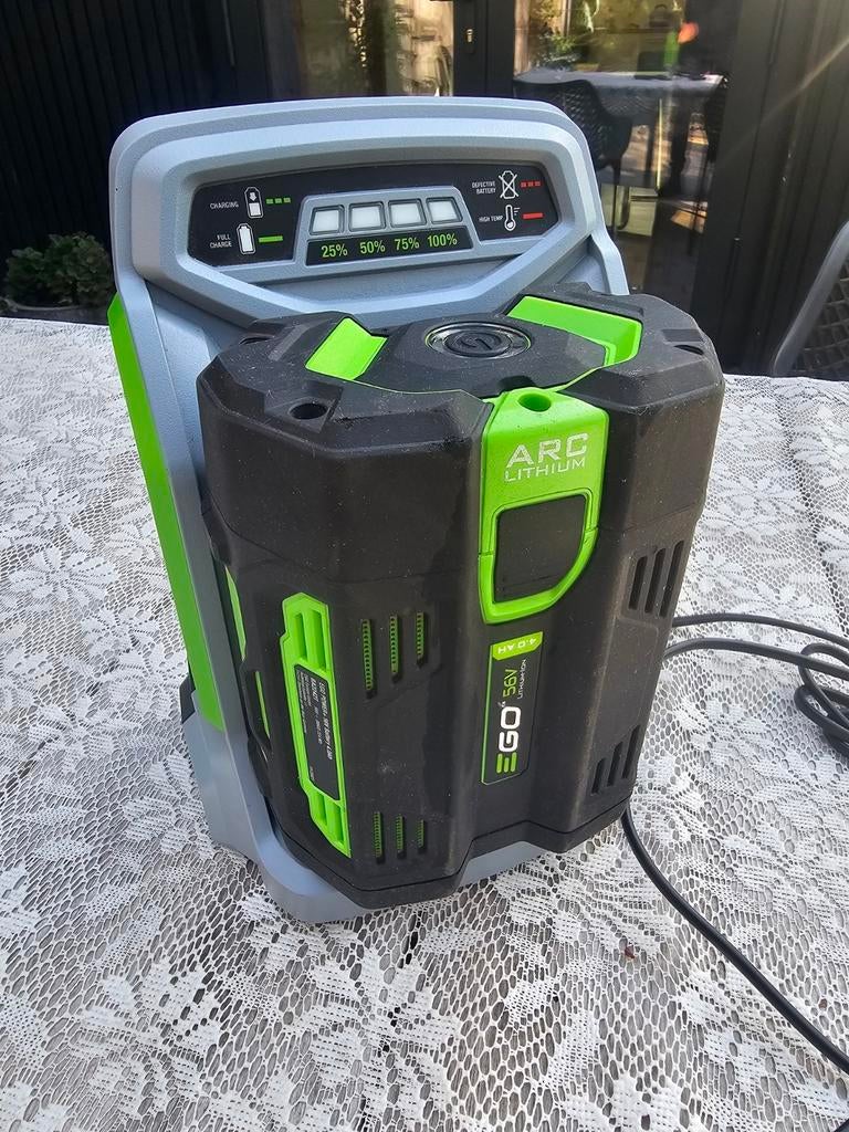 Ego CH5500E snellader met 4AH accu., Tuin en Terras, Hand-tuingereedschap, Zo goed als nieuw, Ophalen