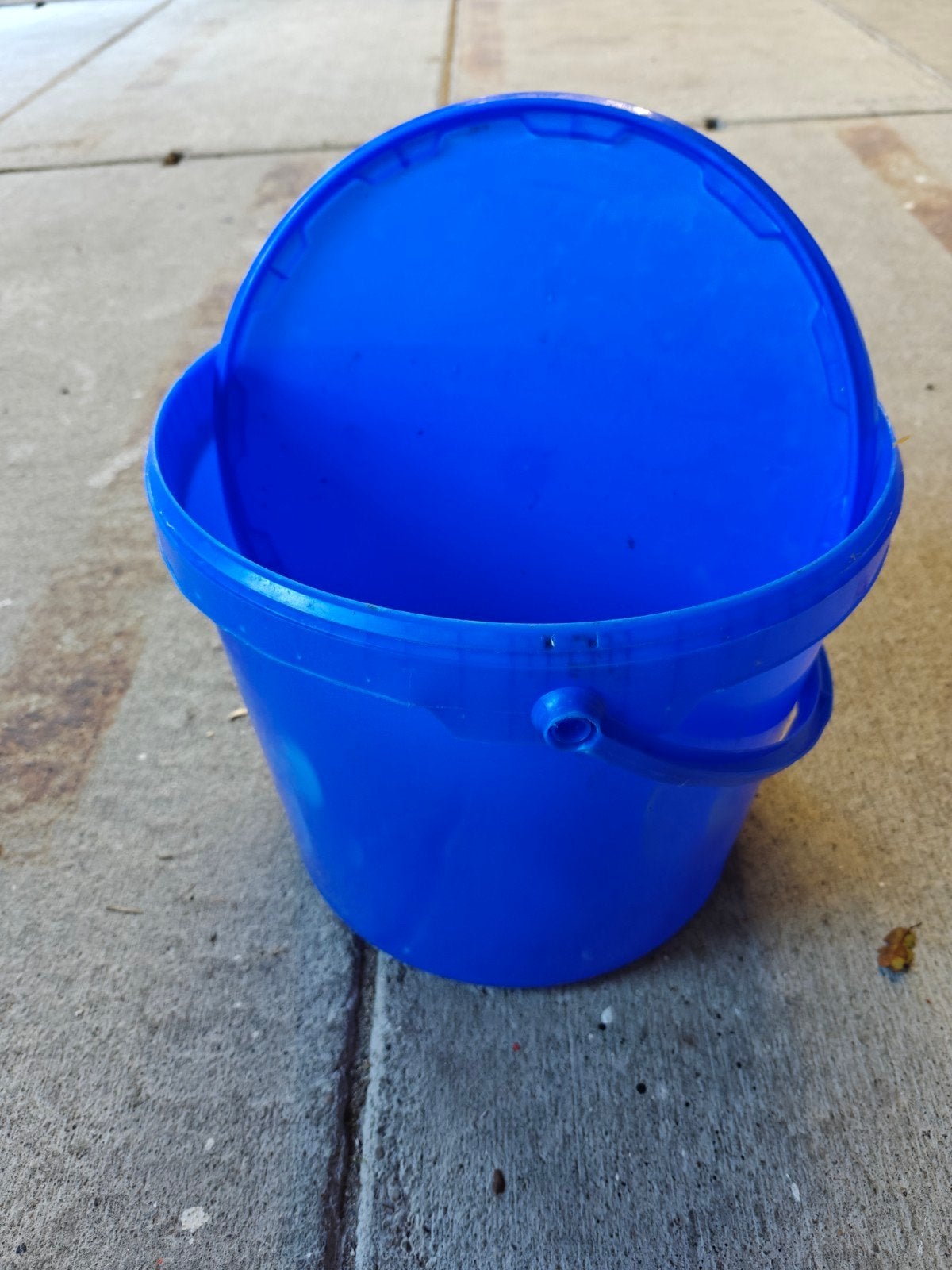 sterk 20 liter emmer, Ophalen