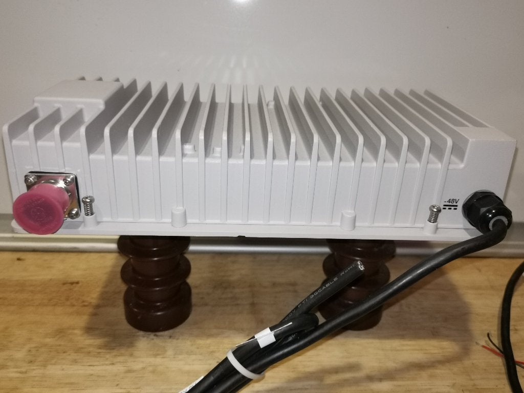 Voeding 48V 53.5V 700W DELTA / Kast voor AMP. (LEES TEKST), Telecommunicatie, Verzenden, Nieuw, Zender
