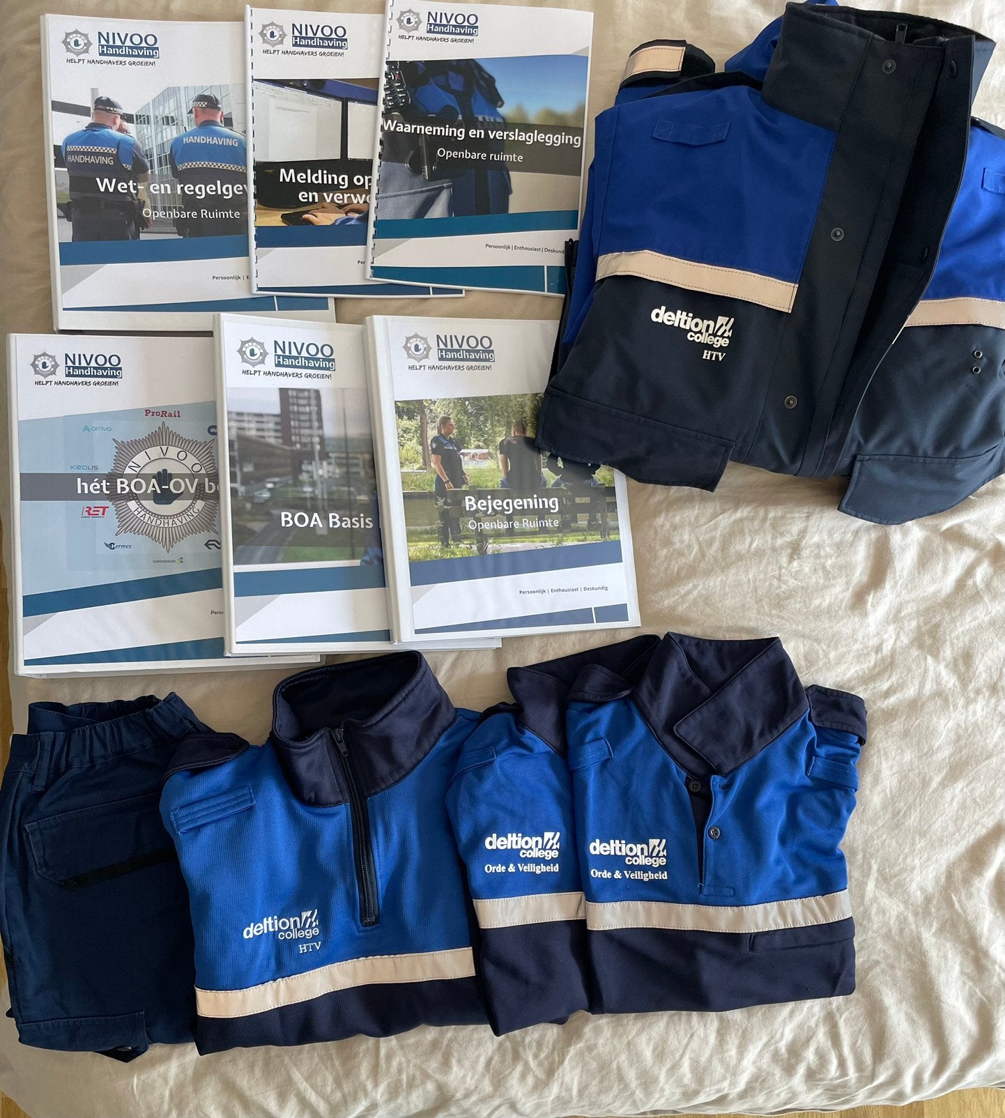 HTV BOA Deltion College boeken en kleding te koop!, Ophalen of Verzenden, Zo goed als nieuw