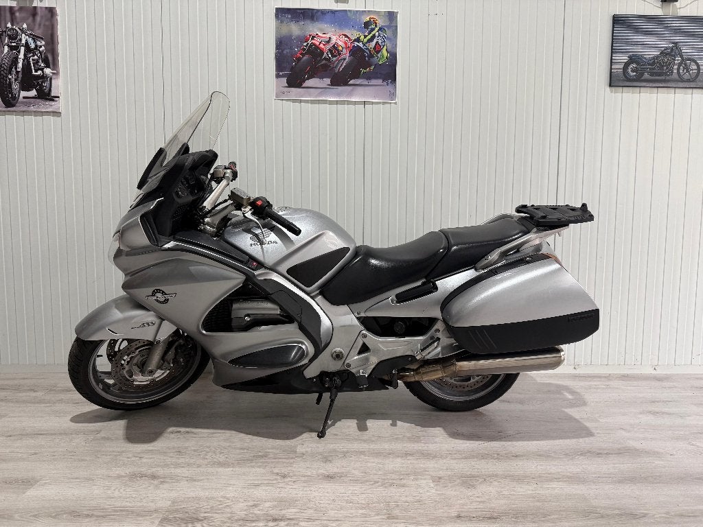 Honda st1300 Pan European, Motoren, Motoren | Honda, 4 cilinders, Motorrijbewijs A, Bedrijf, Meer dan 35 kW