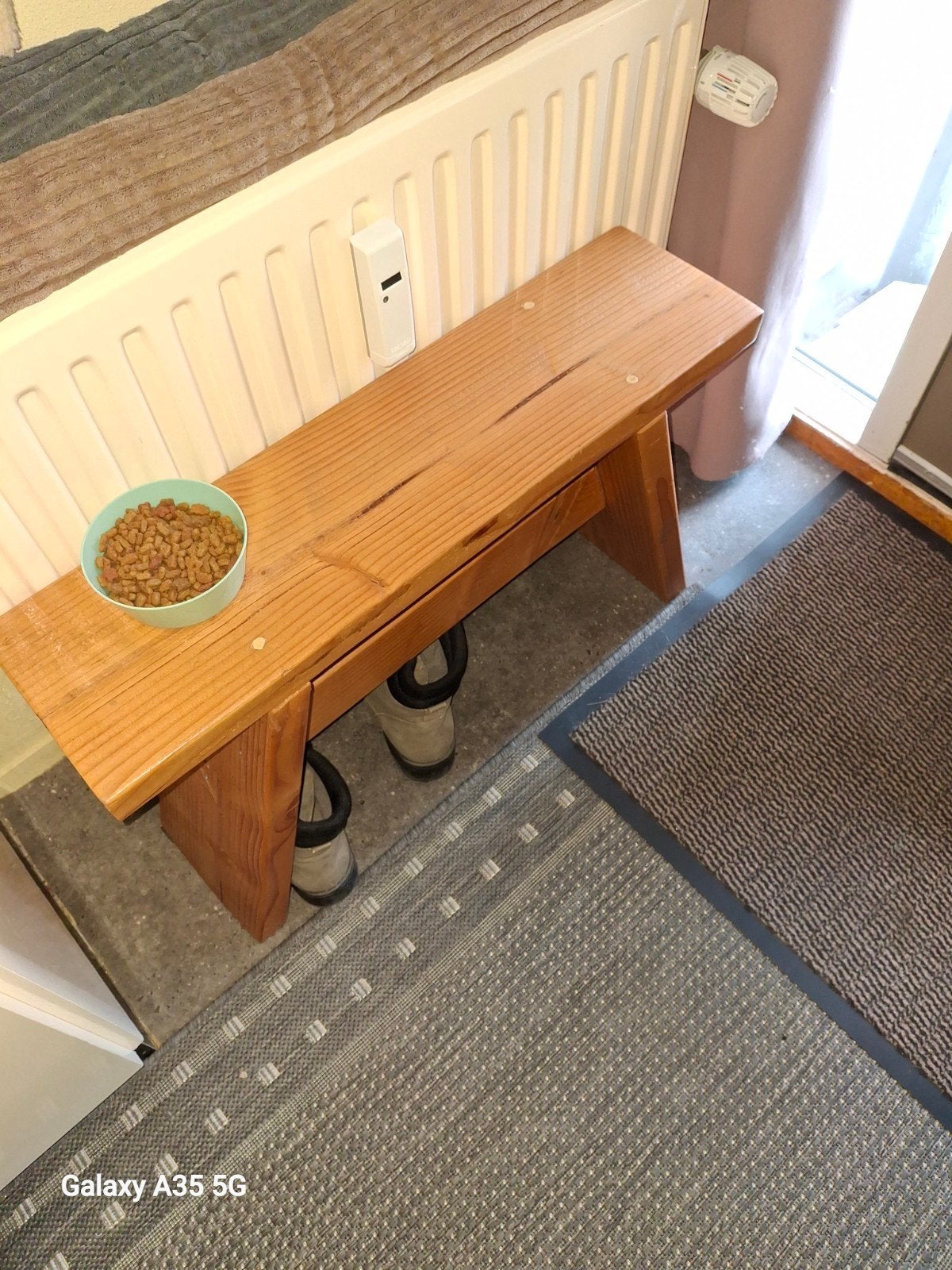 Houten bankje, massief hout, ideaal voor hal of en, Huis en Inrichting, Stoelen, Gebruikt, Bruin, Ophalen of Verzenden, Eén