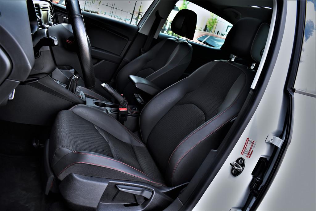 SEAT Leon 1.8 TSI 180pk FR 1e Eig. Pano/Led/H.Leer/Climate/P, Voorwielaandrijving, Gebruikt, 4 cilinders, Leder en Stof