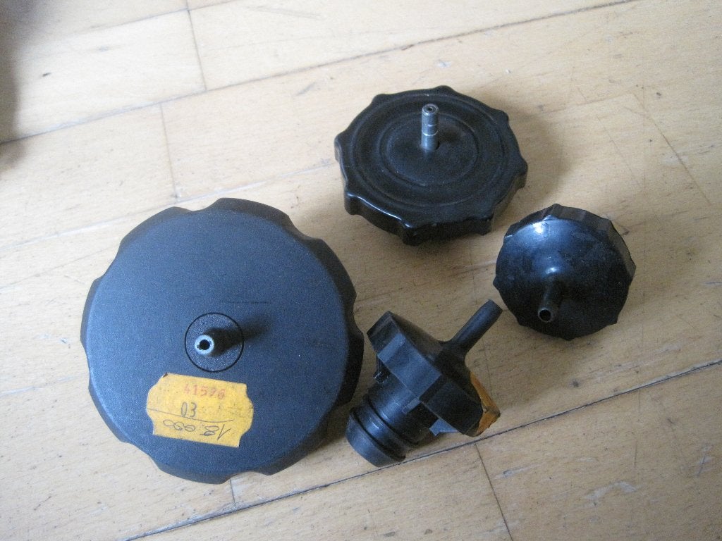 Cagiva benzinetankdop olietankdop radiatordop veel modellen, Ophalen of Verzenden