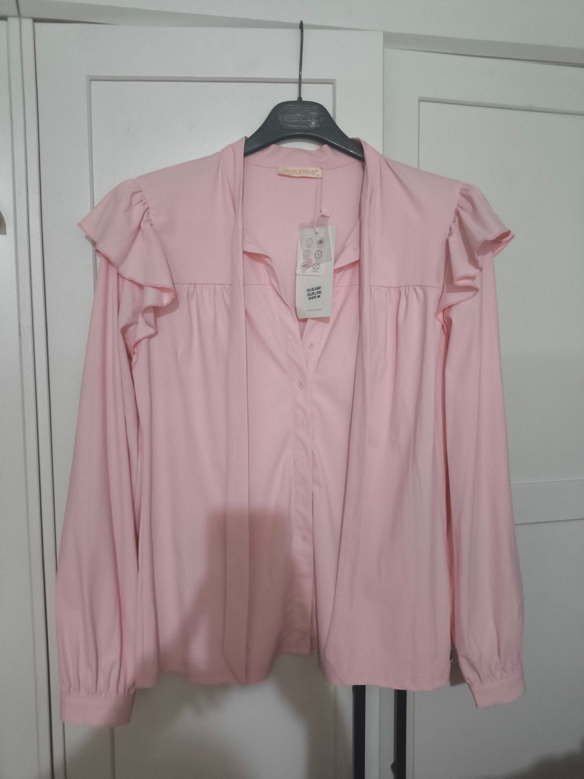 Roze blouse met ruches en strikdetail - Maat M, Maat 38/40 (M), Triple Nine, Nieuw, Ophalen of Verzenden