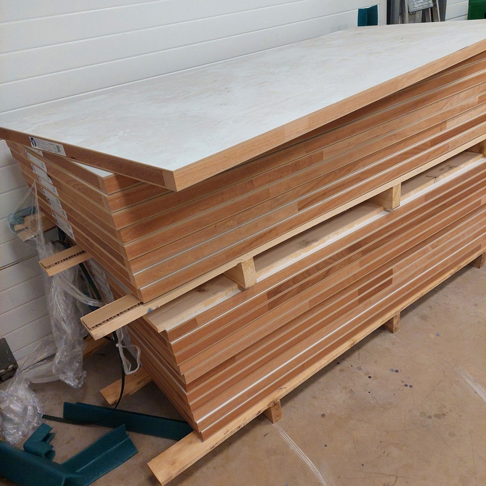massieve houtpanelen/ houtpanelen circa 60 kg p/s, Minder dan 25 mm, Nieuw, Ophalen of Verzenden, Minder dan 200 cm