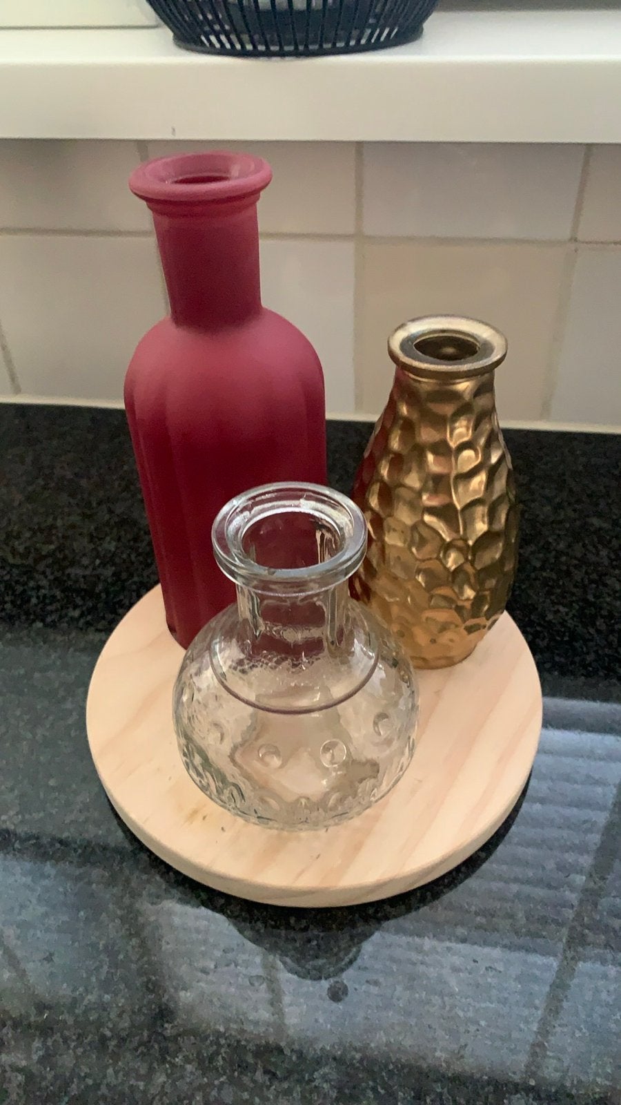 Decoratieve vazen set op houten plateau, Ophalen of Verzenden, Zo goed als nieuw