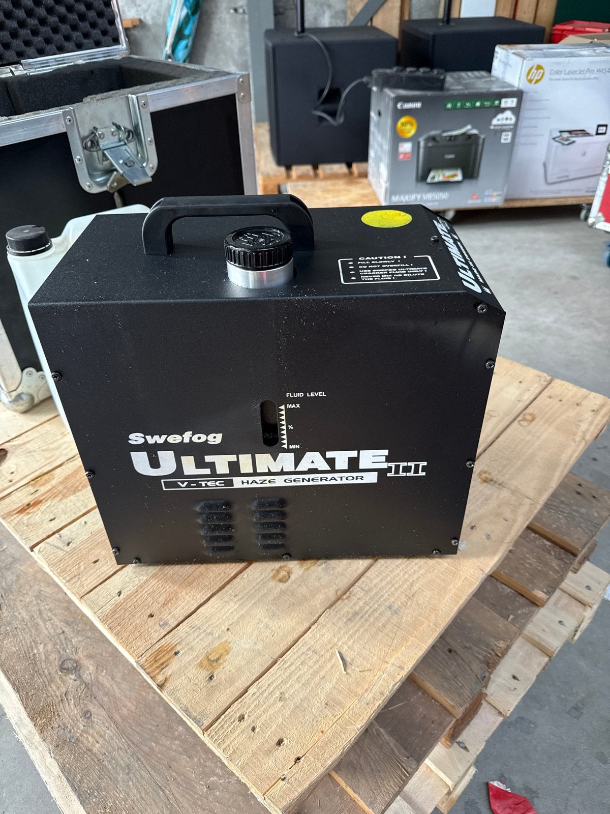 Swefog Ultimate 2 Haze Generator met flightcase en extra uni, Ophalen, Gebruikt