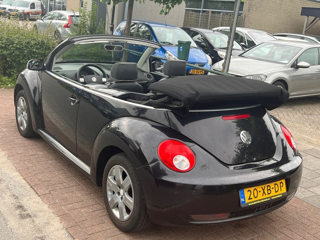 Volkswagen New Beetle Cabriolet 1.6 *APK 07-2027, Auto's, Volkswagen, Gebruikt, 4 cilinders, Cabriolet, Zwart
