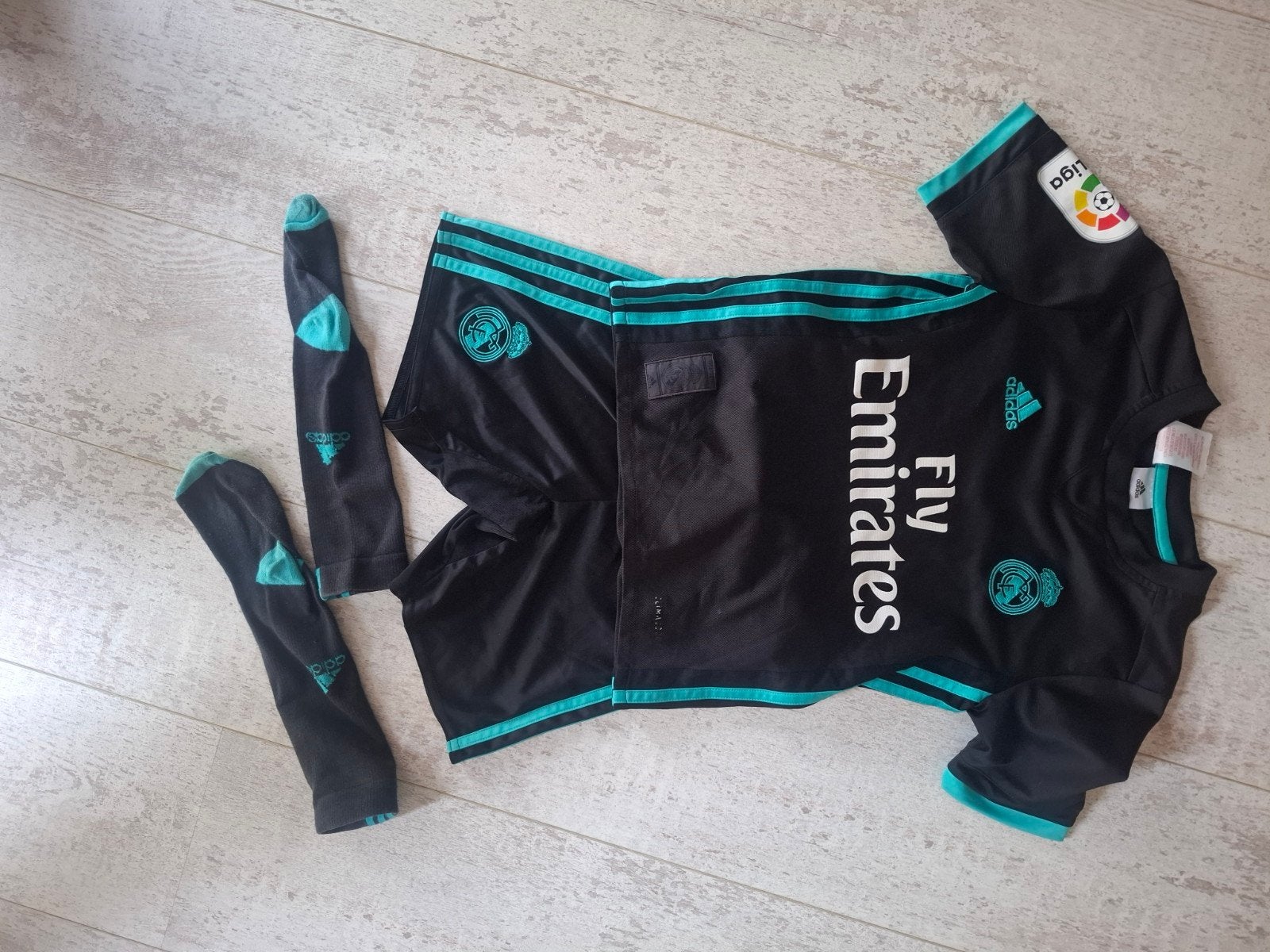 Adidas Real Madrid tenue (shirt, broekje, sokken) maat 128, Ophalen, Zo goed als nieuw, Adidas, Jongen