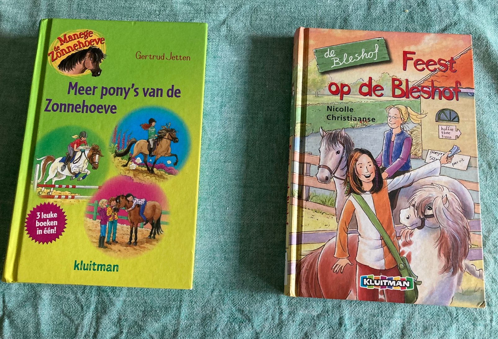 Paardenboeken: Manege de Zonnehoeve (3in1) en de Bleshof, Ophalen of Verzenden, Gelezen