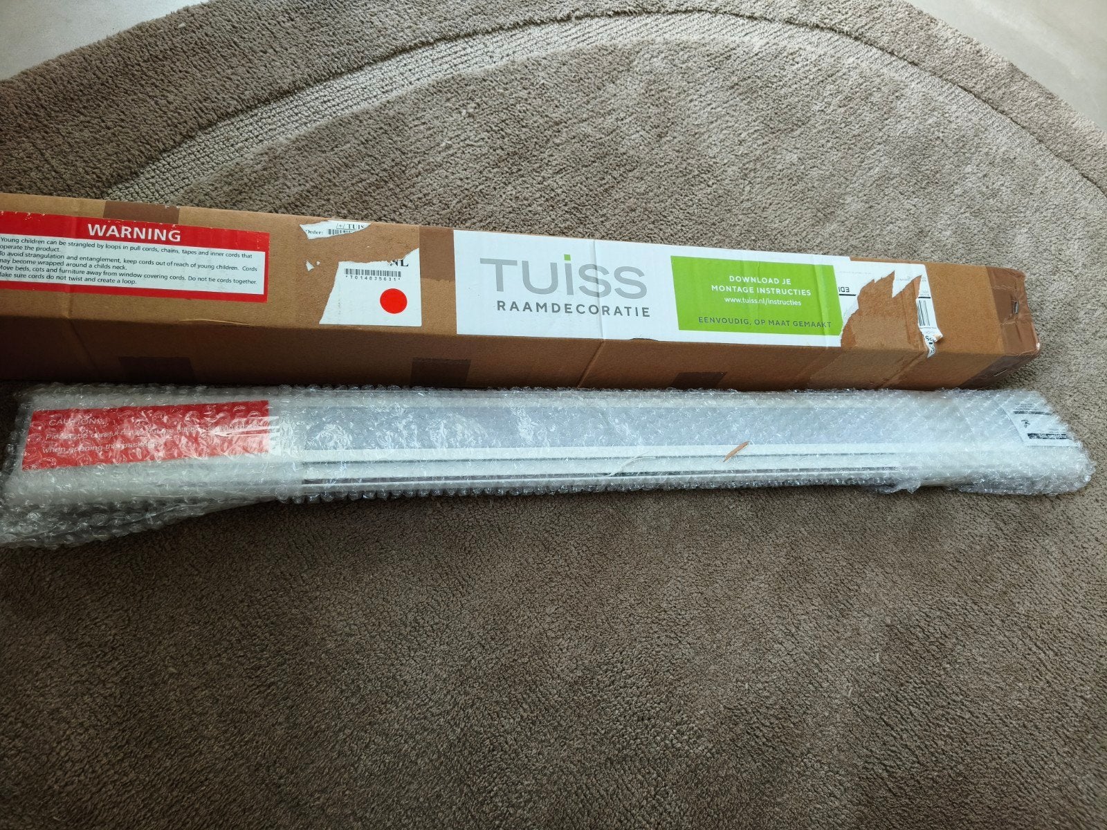 Nieuw ongeopend Tuiss Verduisterend Honingraat Plisségordijn, Ophalen, 126 cm, Inclusief montageonderdelen, Wit