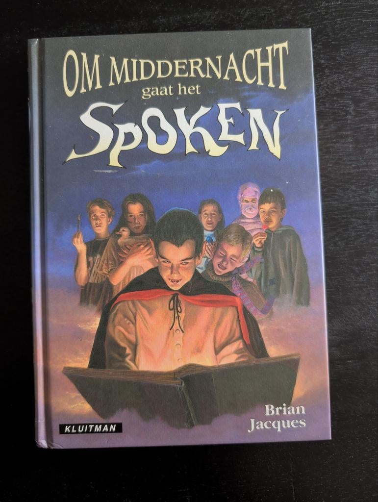 Om Middernacht Gaat Het Spoken - Brian Jacques, Boeken, Ophalen of Verzenden, Zo goed als nieuw, Zwangerschap en Bevalling, Brian Jacques