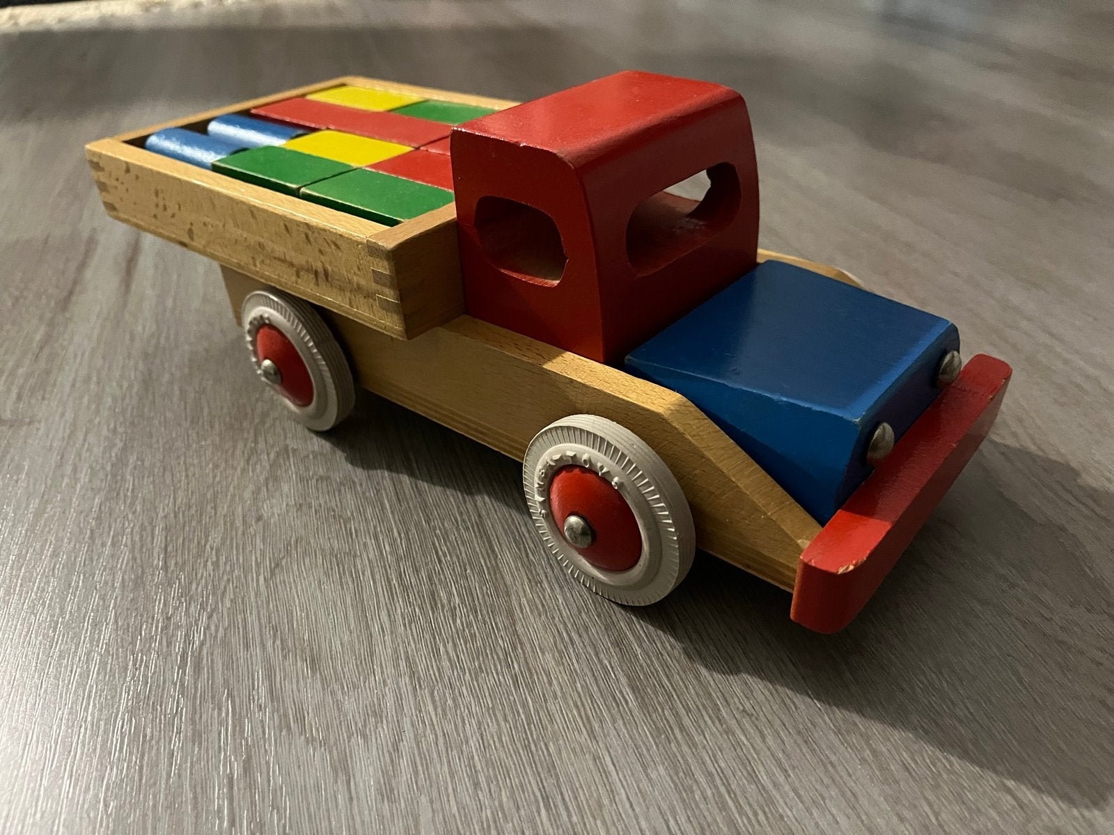 Houten speelgoed vrachtwagen met blokken, Ophalen of Verzenden, Gebruikt, Duw- of Trekspeelgoed