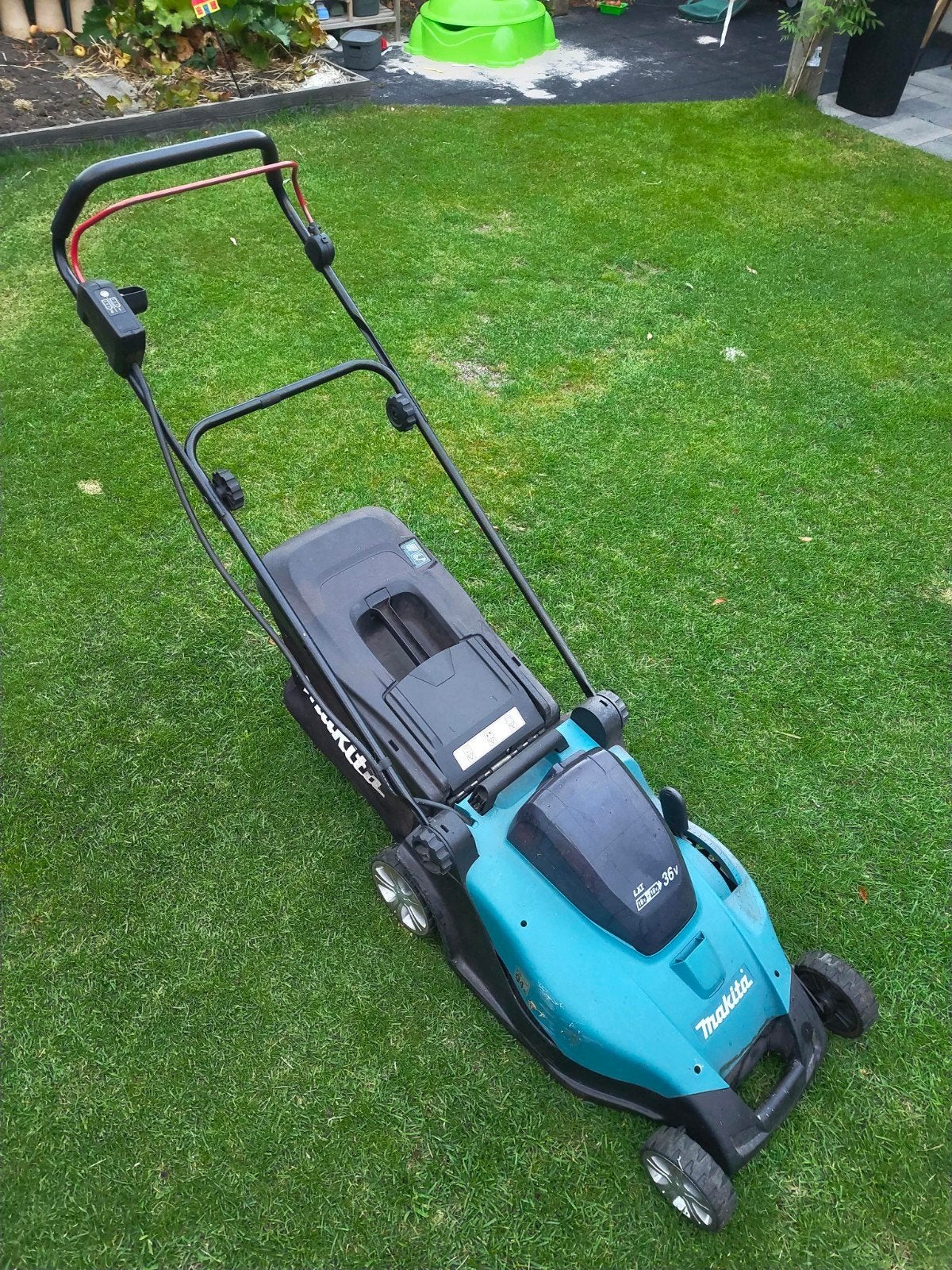 makita grasmaaier 2x 18v LXT, Tuin en Terras, Grasmaaiers, Ophalen, Cirkelmaaier, Gebruikt, Accu-grasmaaier