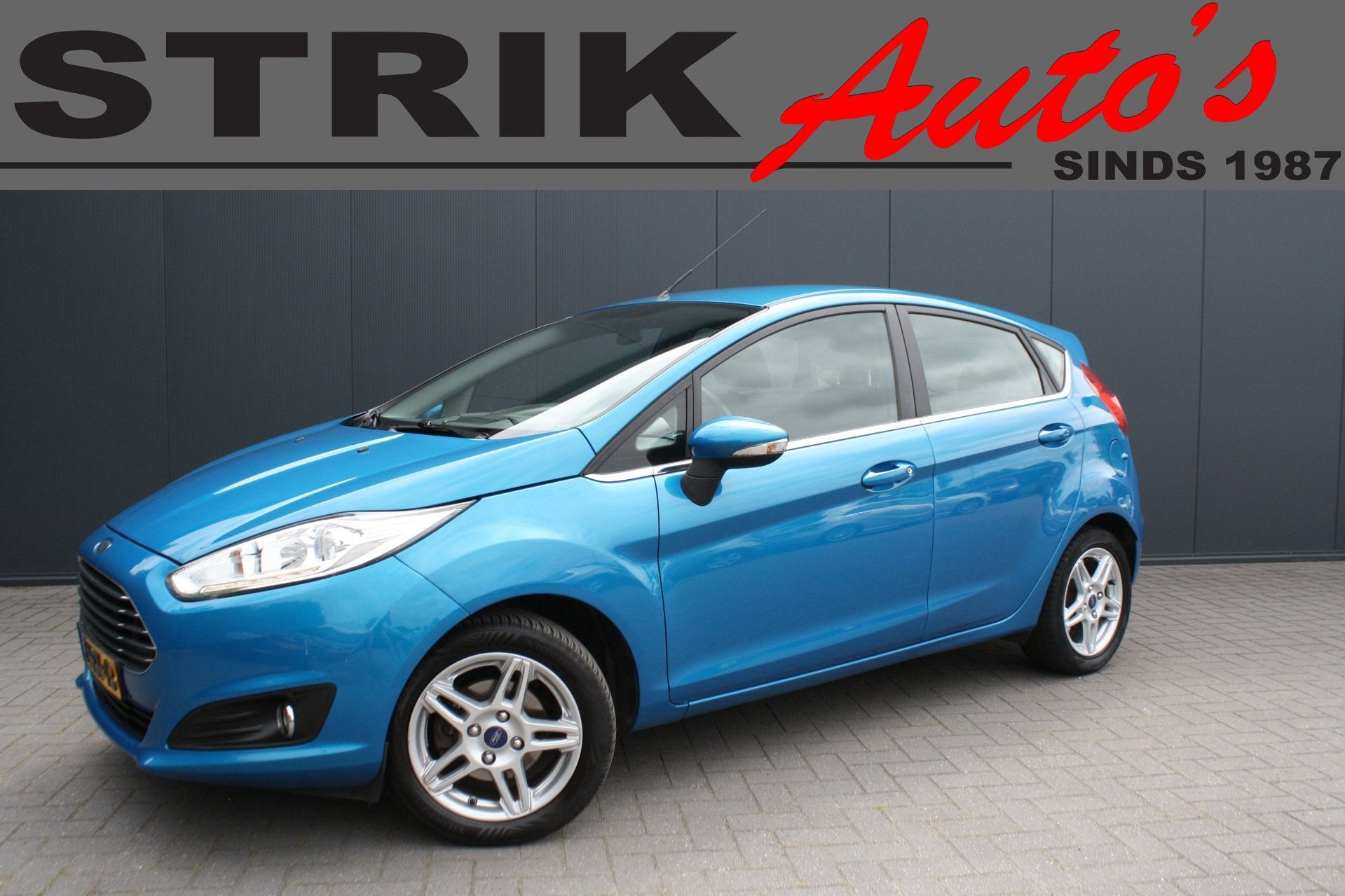 Ford Fiesta 1.0 EcoBoost Titanium - NAVIGATIE - AIRCO, Voorwielaandrijving, Euro 5, Zwart, Blauw