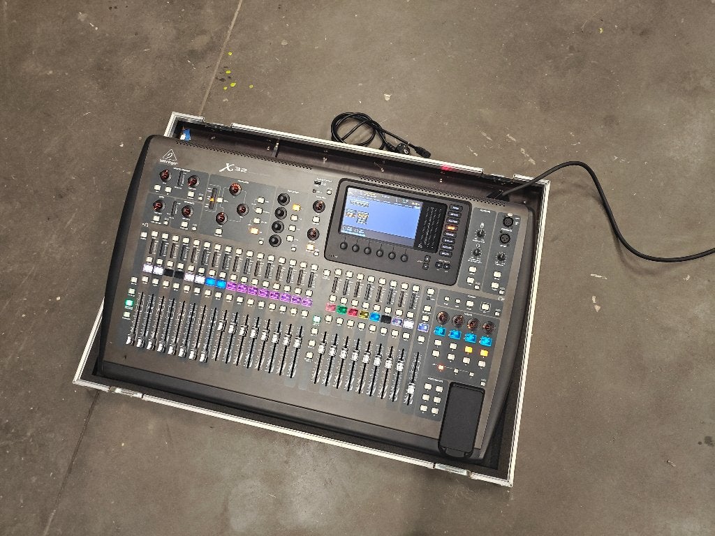 Behringer X32 Full inc. Case en live-card, Muziek en Instrumenten, Mengpanelen, Ophalen, Zo goed als nieuw, 20 kanalen of meer