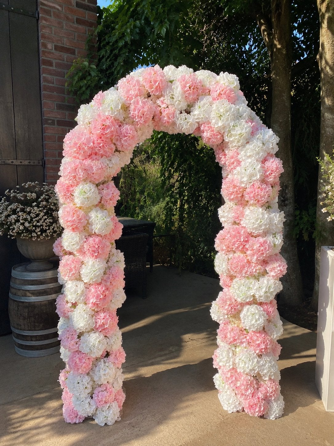 Luxe Roze/Witte Bloemenboog te Huur, Ophalen, Nieuw, Geboorte of Huwelijk