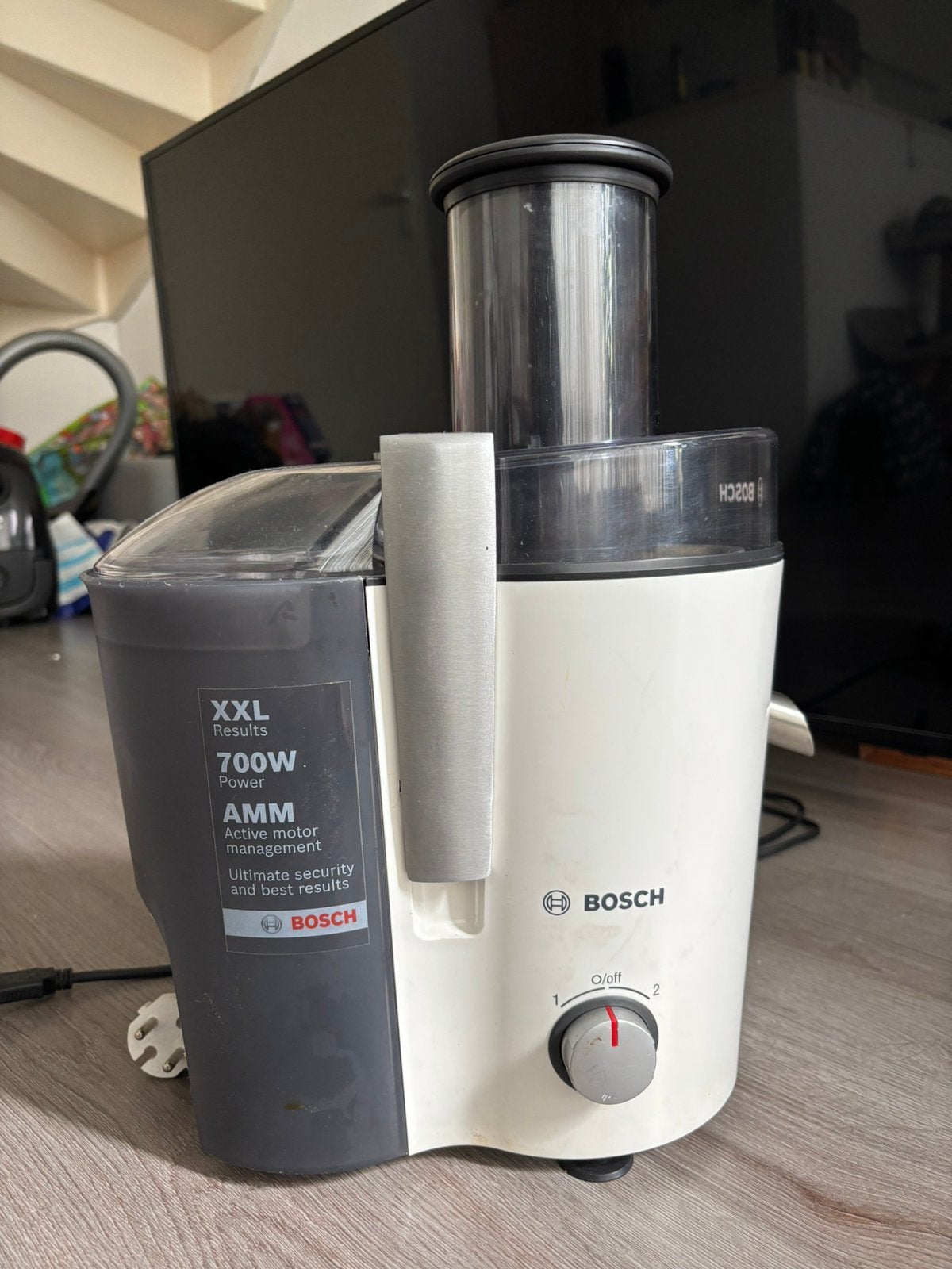Bosch juicer 700W – sapcentrifuge met XXL vulopening, Witgoed en Apparatuur, Juicers, Ophalen, Zo goed als nieuw, Sapcentrifuge