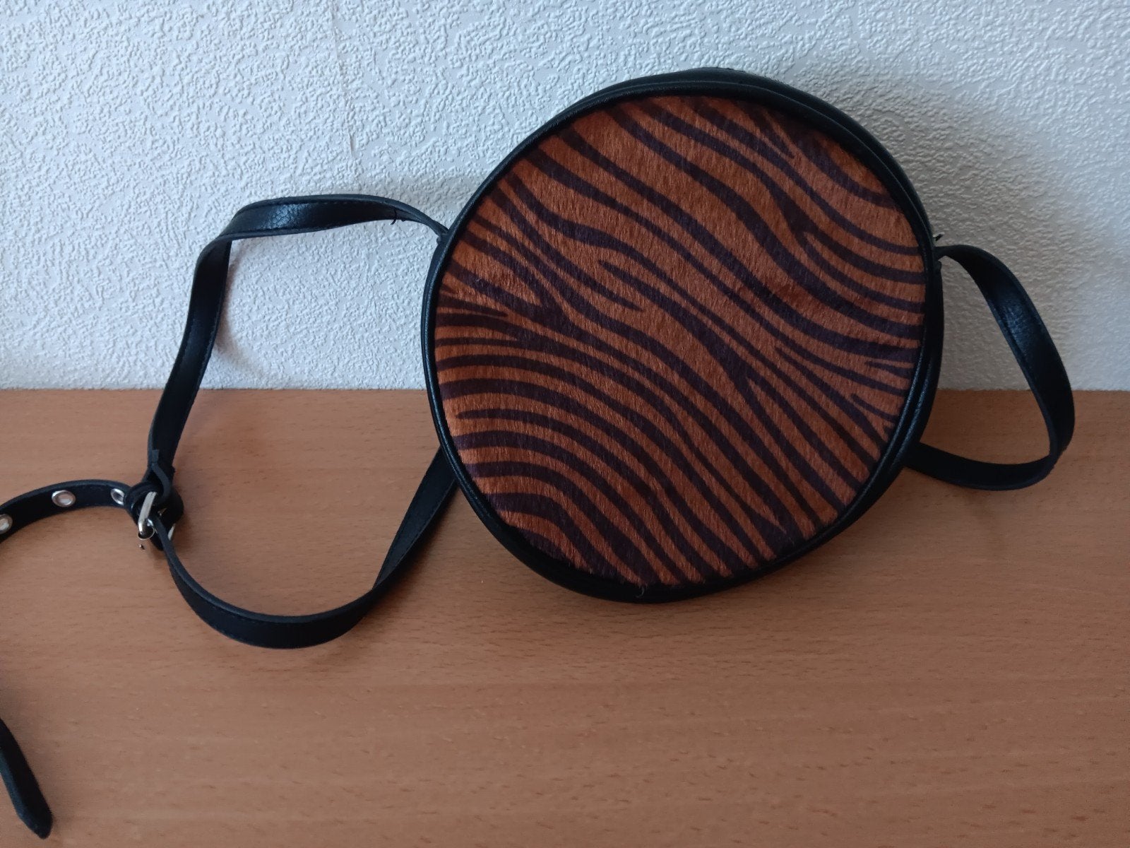 ZGAN bruin/zwart rond tasje van Sacha essentials D-20CM, Ophalen, Zo goed als nieuw, Overige kleuren, Handtas