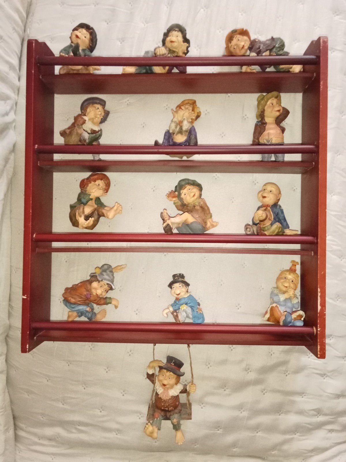 Houten wandrek met 13 Efteling Laafjes, Ophalen of Verzenden, Zo goed als nieuw, Beeldje of Poppetje