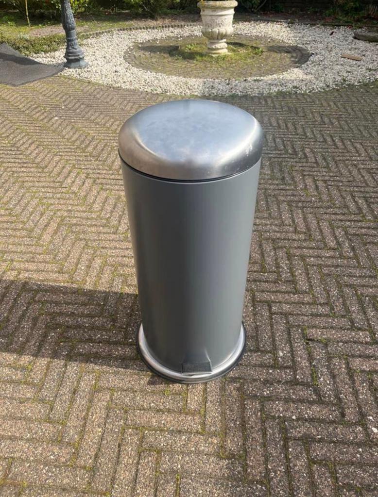 Grijze pedaalemmer IKEA MJÖSA 30 liter, Ophalen, Gebruikt, Met pedaal, 50 tot 75 cm