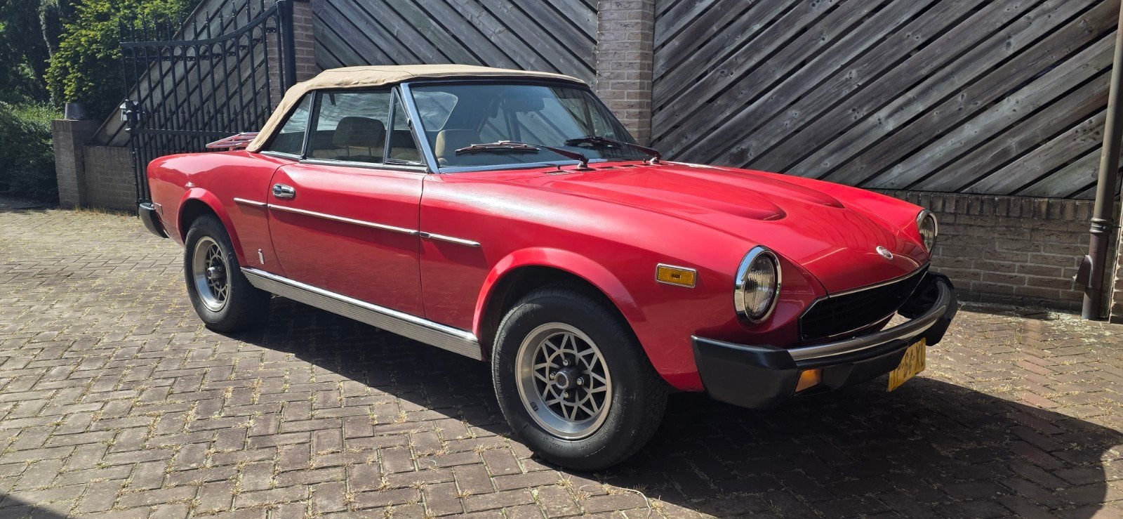 Fiat 124 2.0 Spider I USA 1979 Rood, Auto's, Automaat, Achterwielaandrijving, 1995 cc, Beige