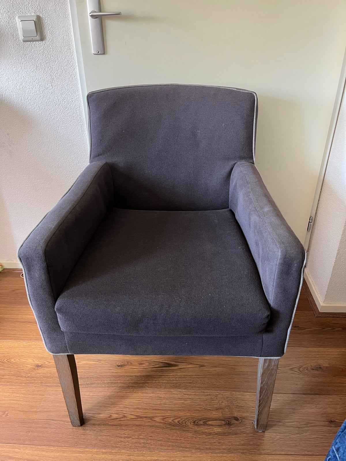 6x Comfortabele donkergrijze eetkamerstoelen, Ophalen, Gebruikt, Hout, Eén
