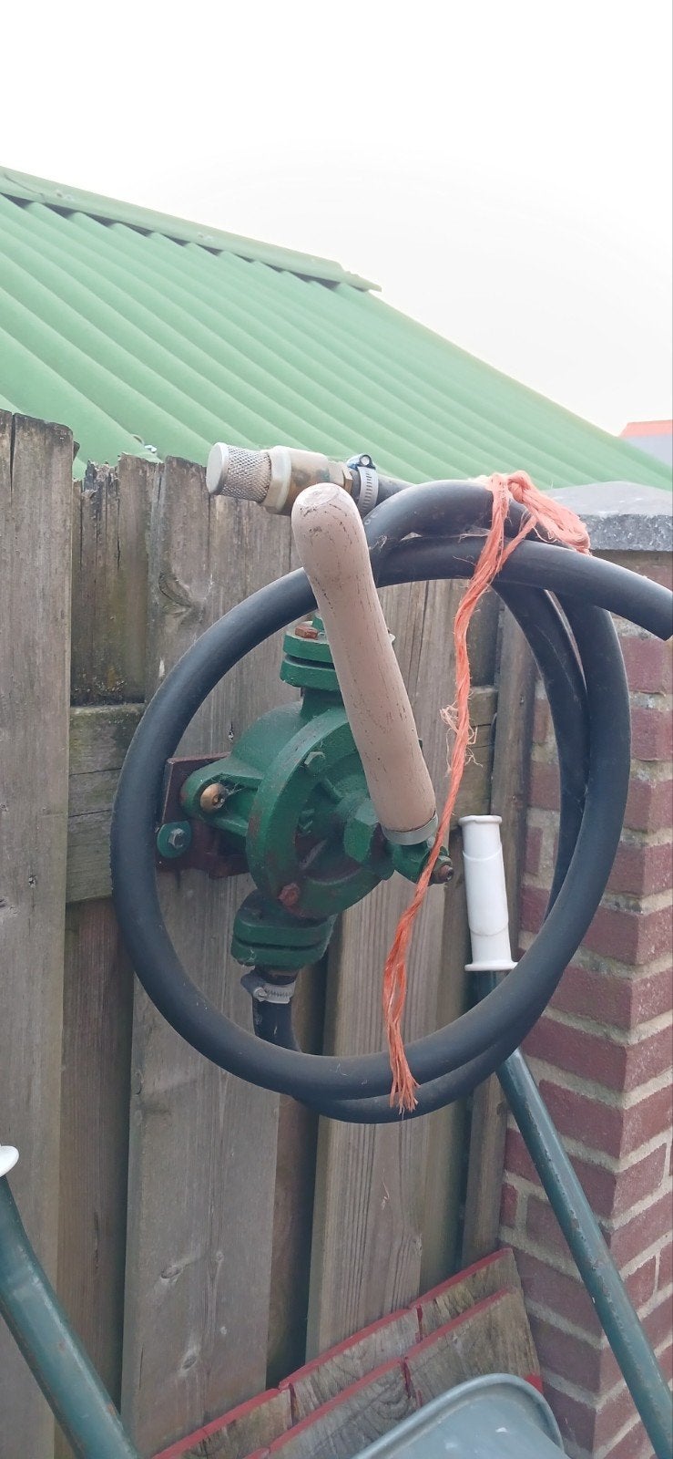 Handpomp voor brandstof of vloeistoffen, Ophalen