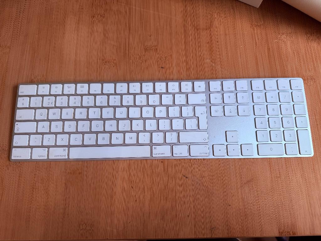 Apple Magic Keyboard white, Computers en Software, Toetsenborden, Ophalen of Verzenden, Zo goed als nieuw, Draadloos, Gaming toetsenbord