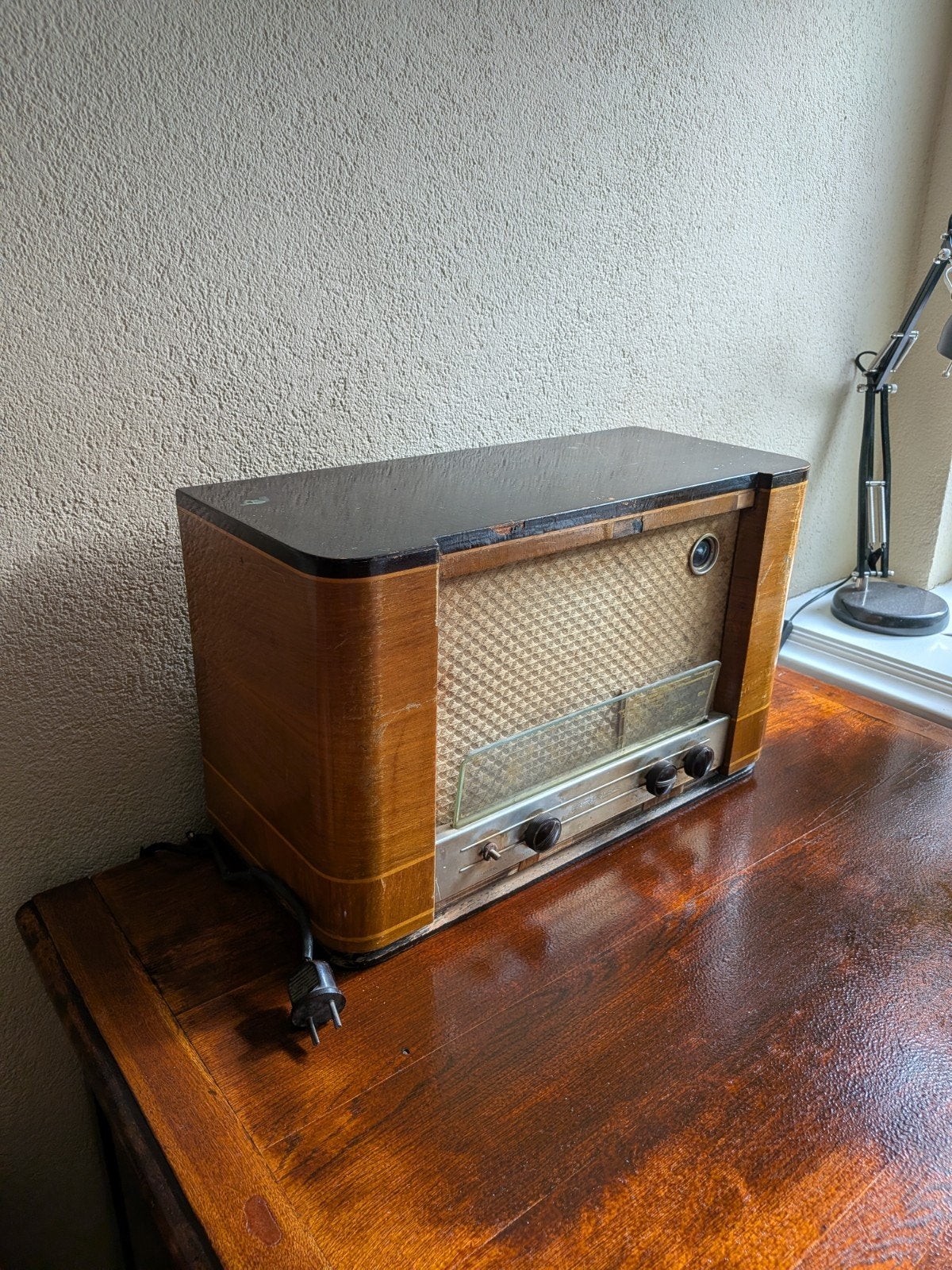 Antieke/vintage Erres radio model KY 507 uit circa 1950. 

E, Ophalen