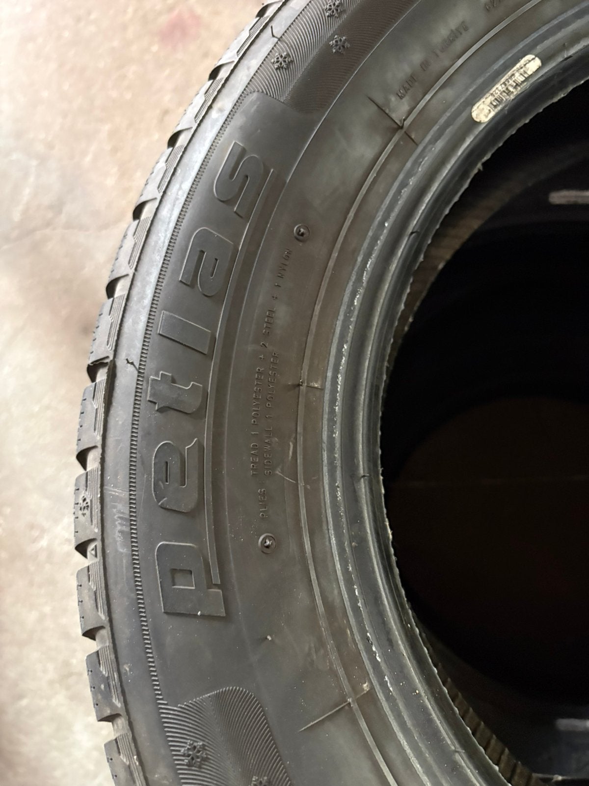 Petlas winter banden 165/70 r14, Ophalen, Zo goed als nieuw