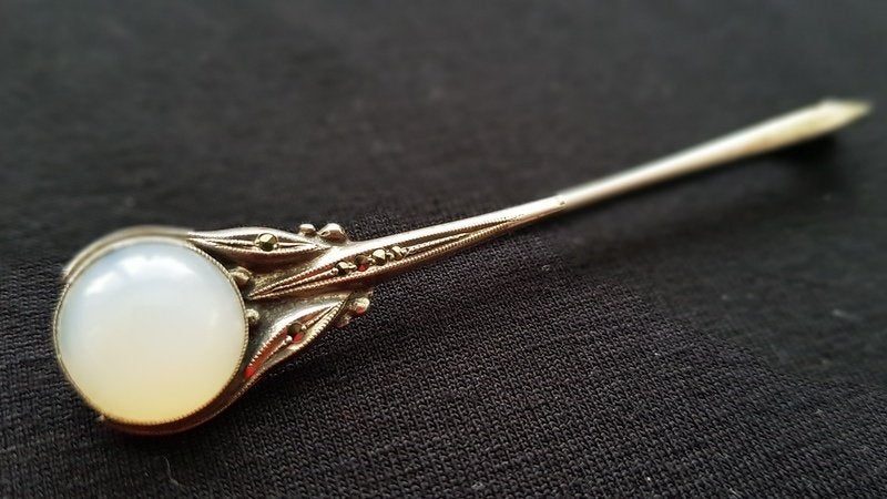 Zilveren art deco broche met maansteen ca. 1925 Fons Reggers, Gebruikt, Ophalen of Verzenden, Met edelsteen, Zilver