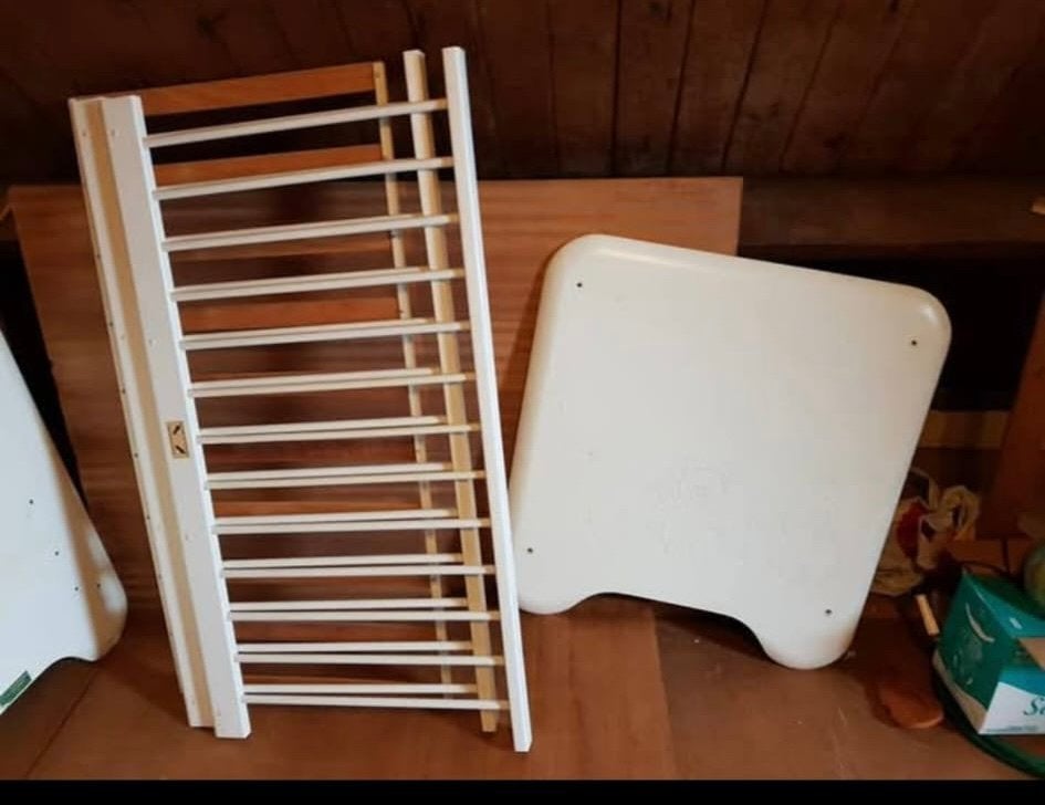 Leuke babykamer met commode en kast, Ophalen, 85 tot 100 cm, Gebruikt, Lattenbodem