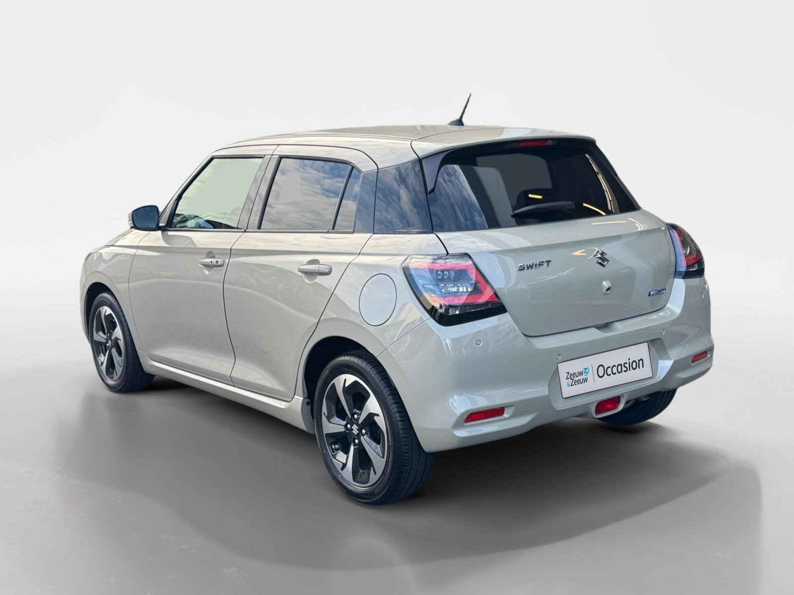 Suzuki Swift 1.2 Style Smart Hybrid | NU €2.200.- KORTING, Voorwielaandrijving, Stof, Euro 6, Overige kleuren
