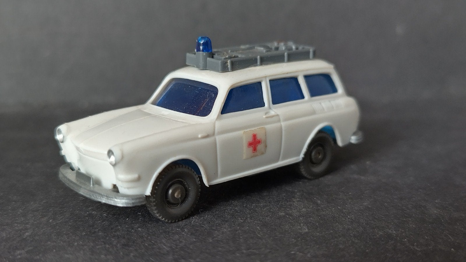 Volkswagen Vw 1500 Ambulance 1:87 Wiking Pol, Hobby en Vrije tijd, Auto, Verzenden, Wiking, M