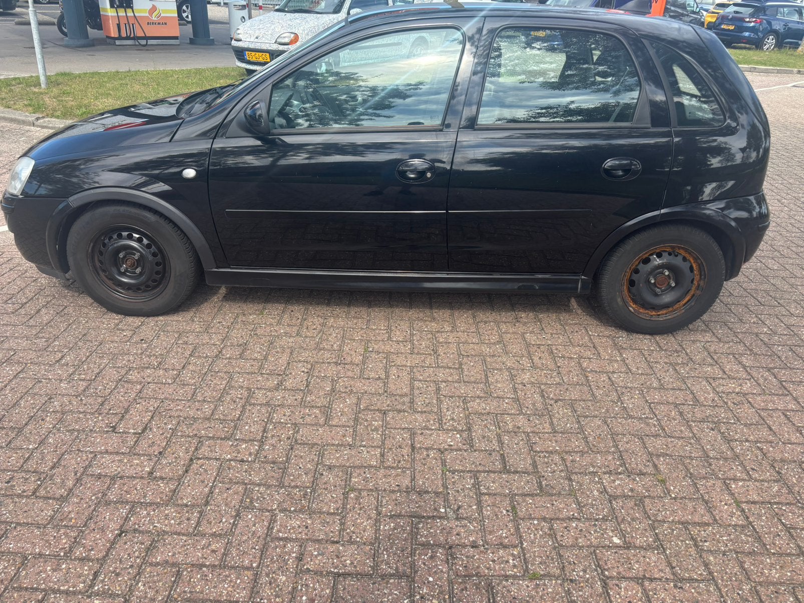 Opel Corsa 1.2 16V Twinport 5D 2006 Zwart AIRCO, Voorwielaandrijving, 450 kg, 31 €/maand, 4 cilinders