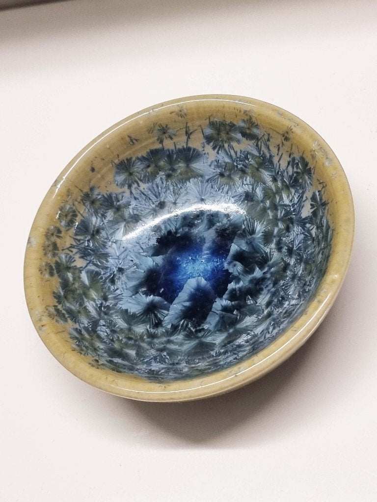 japanse tenmoku matcha met kristal patronen.schaaltje, Ophalen of Verzenden
