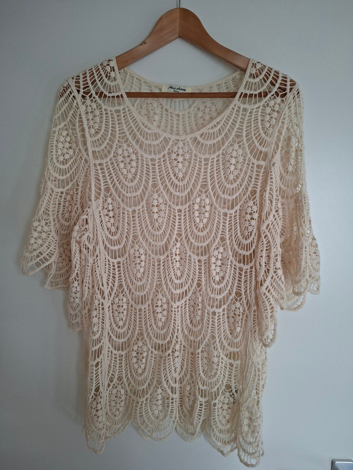 Gehaakt shirt One Size (past t/m 40/42) - Uitstekende staat, Kleding | Dames, Maat 38/40 (M), Miss Charm, Beige, Ophalen of Verzenden